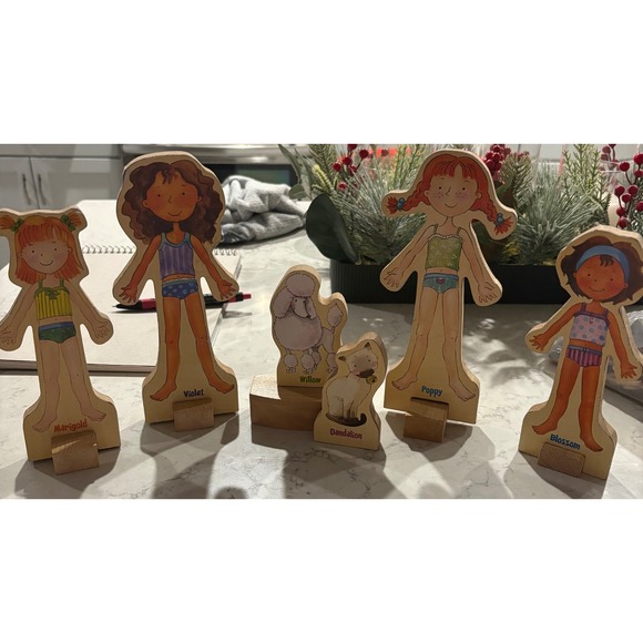 Wooden Dress Up Dolls and pets Magnetic Clothing Figures Play Set shoes clothes - Picture 9 of 10